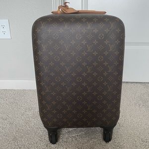 Louis Vuitton Zephyr 55 Rolling Suitcase